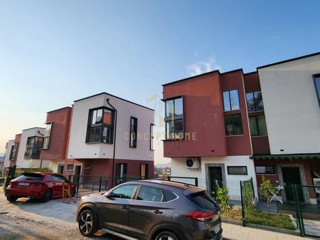 Villa for sale in Kombinat