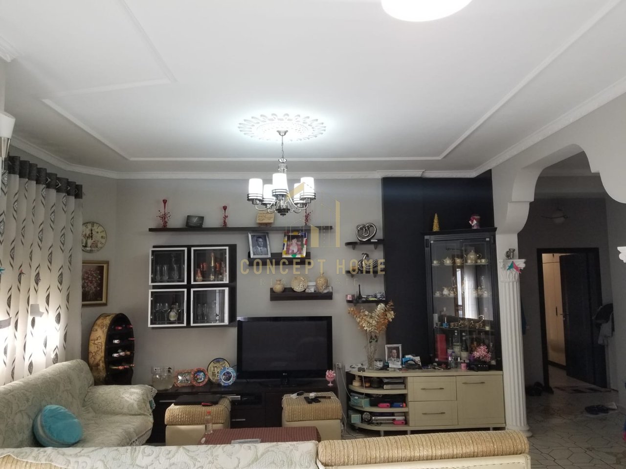 5-storey villa for sale in Selita.