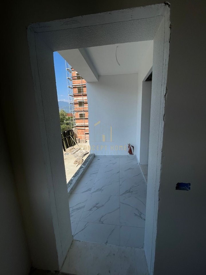 Apartment for sale 2+1+2 in Paskuqan