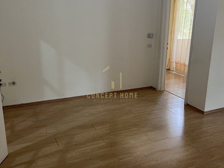 1+1 apartment for rent at Shkolla e Kuqe