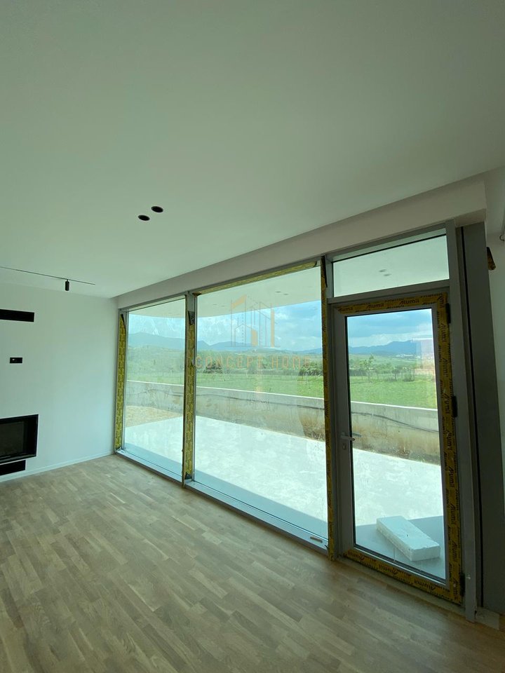 Villa for sale in Farka