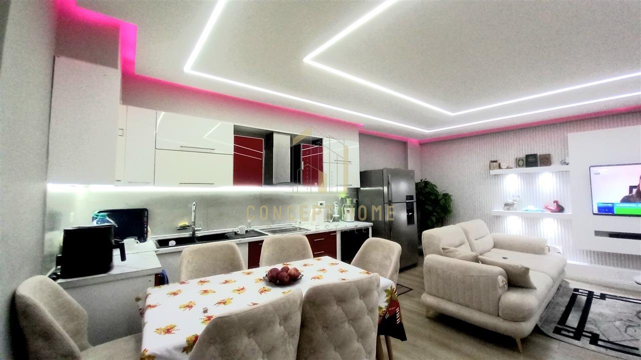 Apartment for sale 2+1+2 in Fresk