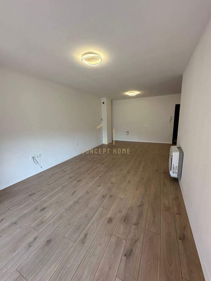 Apartament 1+1 Me Qira për zyra tek Komuna e Parisit, Tiranë - 700€ | 84 m²