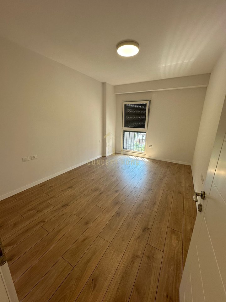 Apartament 1+1 Me Qira për zyra tek Komuna e Parisit, Tiranë - 700€ | 84 m²