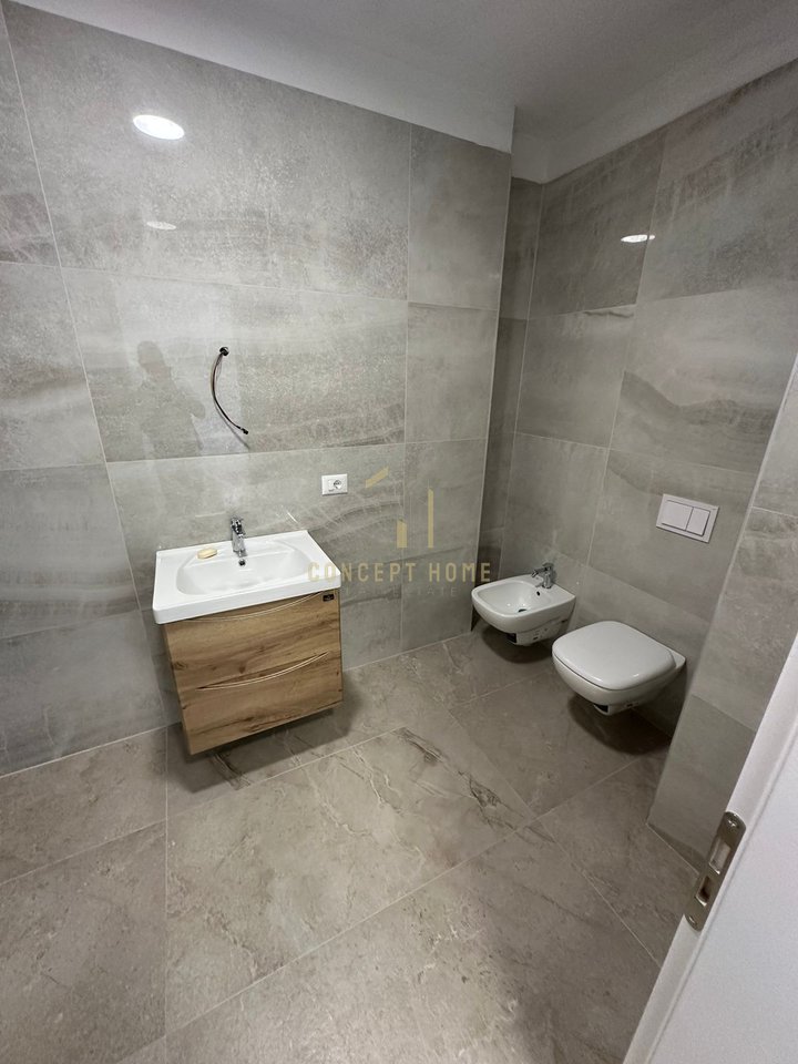 Apartament 1+1 Me Qira për zyra tek Komuna e Parisit, Tiranë - 700€ | 84 m²