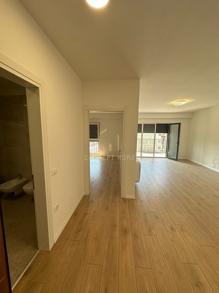 Apartament 1+1 Me Qira për zyra tek Komuna e Parisit, Tiranë - 700€ | 84 m²