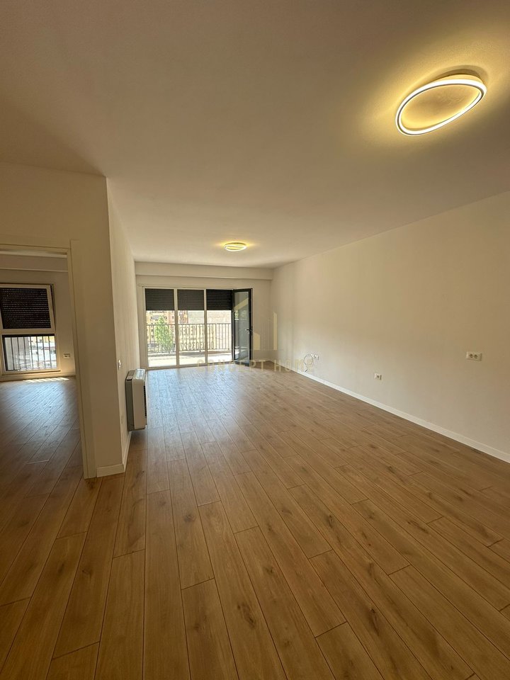 Apartament 1+1 Me Qira për zyra tek Komuna e Parisit, Tiranë - 700€ | 84 m²