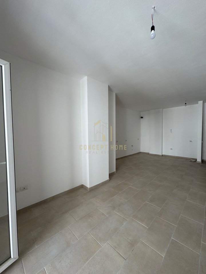 Shitet Apartament 2+1+2 ne Kamez