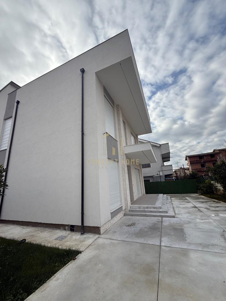 Villa for sale in Paskuqan