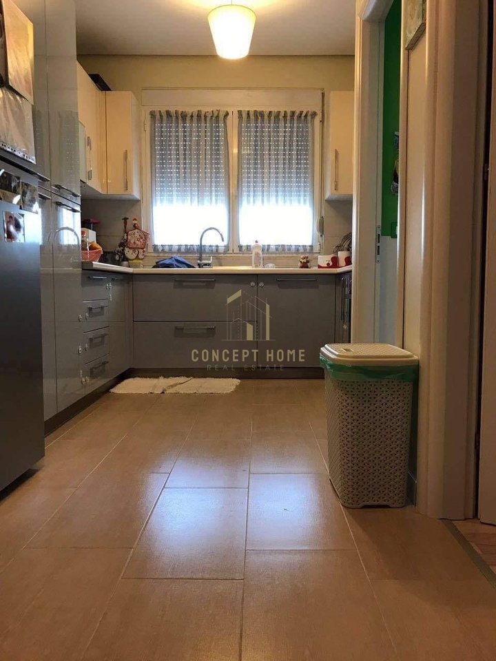 Shitet apartament 2+1 tek Kodra e Diellit