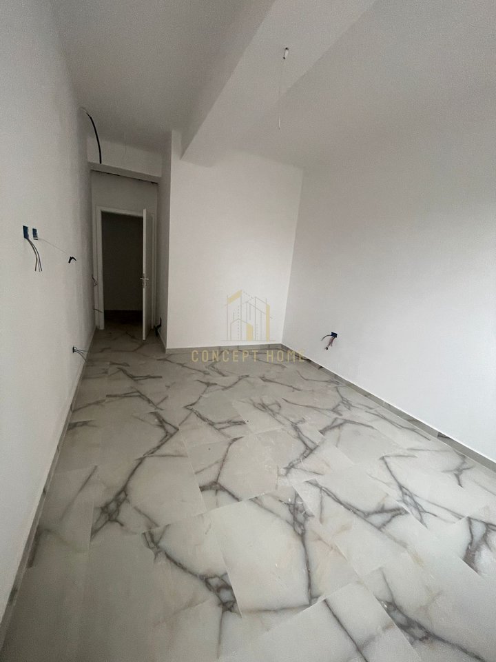 In vendita appartamento 2+1+2 + posto auto a Liqeni Thate