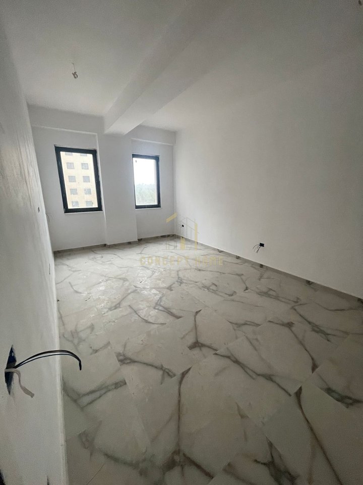 In vendita appartamento 2+1+2 + posto auto a Liqeni Thate