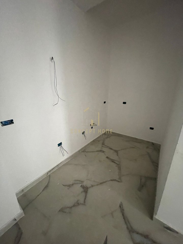 In vendita appartamento 2+1+2 + posto auto a Liqeni Thate