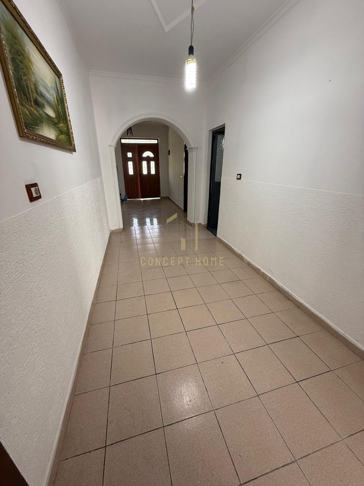 Jepet me qera Shtepi private tek Casa Italia