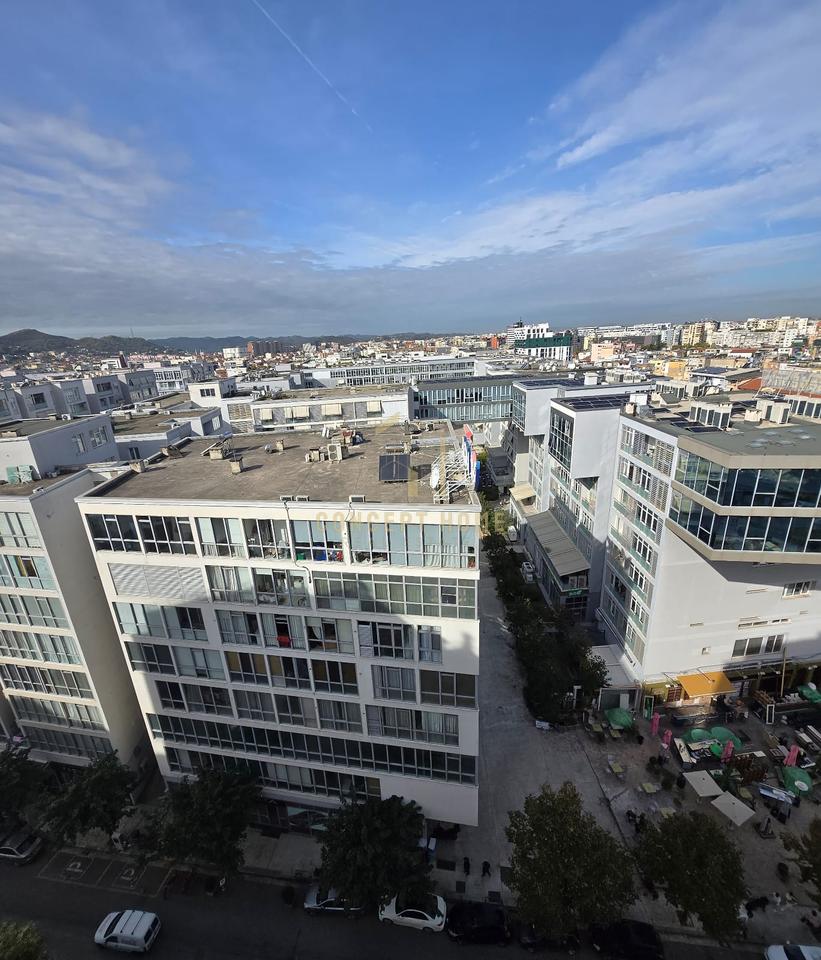 Jepet me qera apartament 2+1 tek Komuna e Parisit