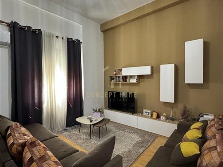 Jepet me qera Apartament 1+1 tek Selvia