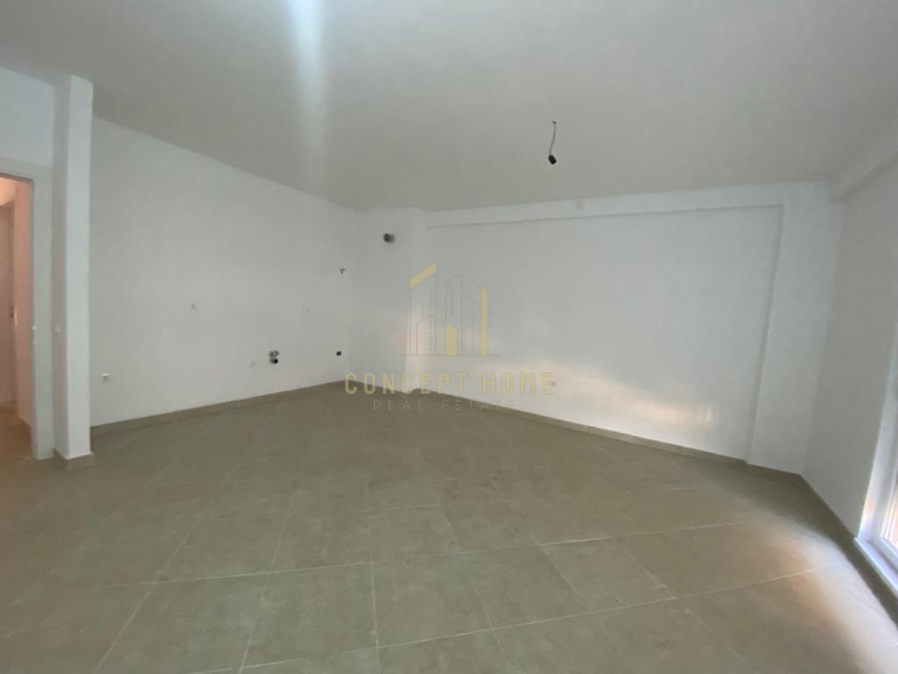 Shitet Apartament 2+1 ne Selite