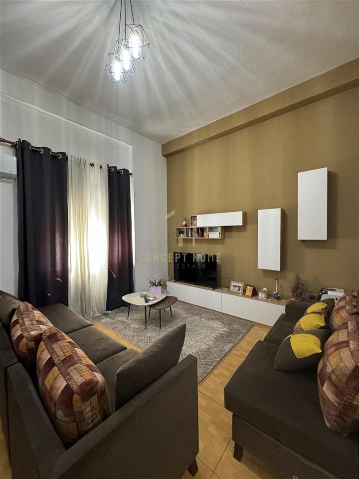 Jepet me qera Apartament 1+1 tek Selvia