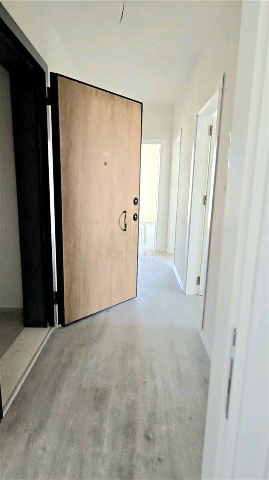 Apartament me qera 3+1
 " Univers City"