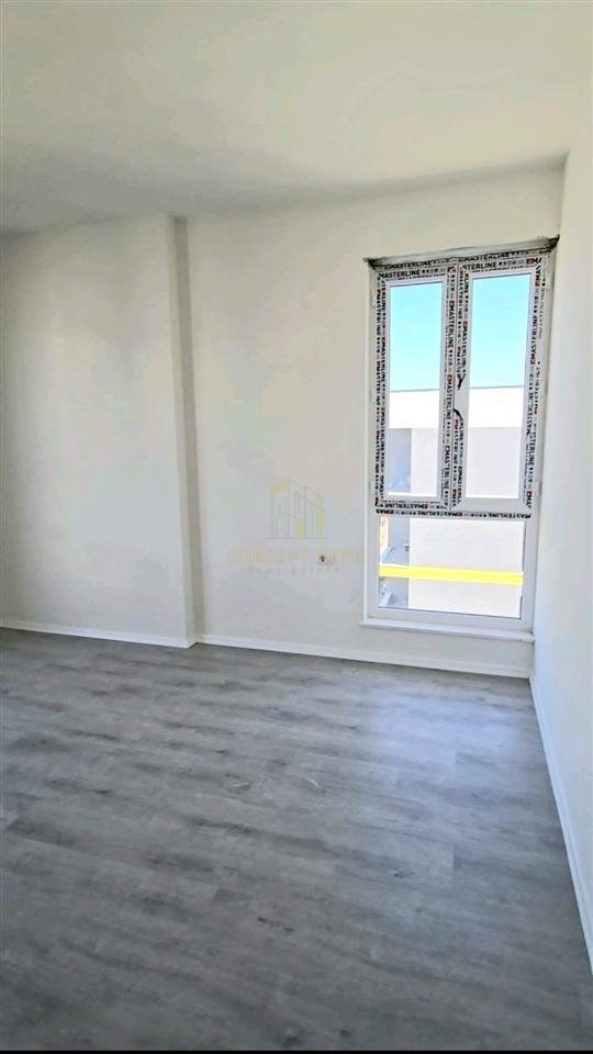 Apartament me qera 3+1
 " Univers City"