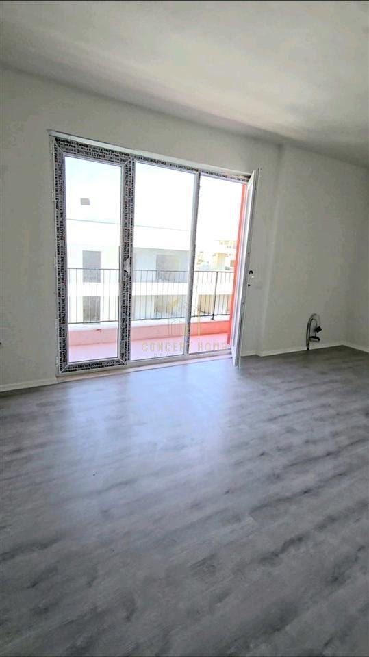 Apartament me qera 3+1
 " Univers City"