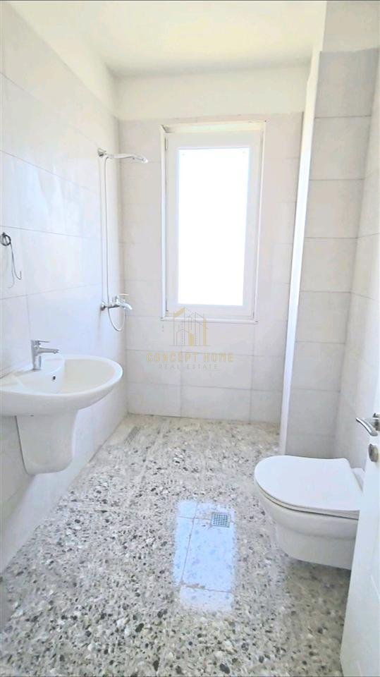 Apartament me qera 3+1
 " Univers City"