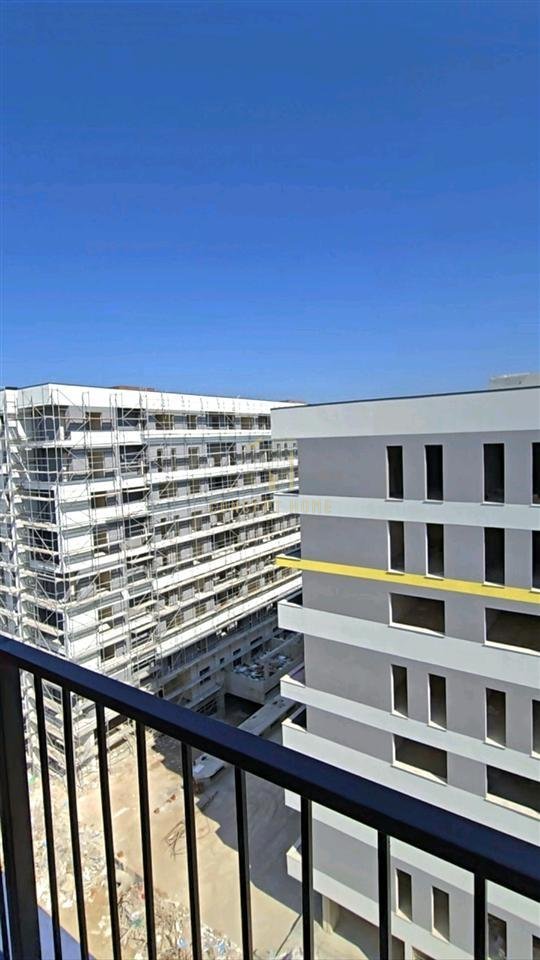 Apartament me qera 3+1
 " Univers City"