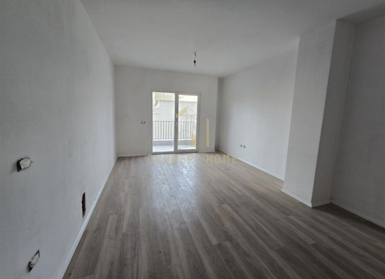 Shitet Apartament 1+1 Kompleksi Aura