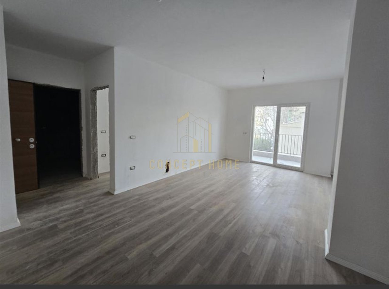 Shitet Apartament 1+1 Kompleksi Aura