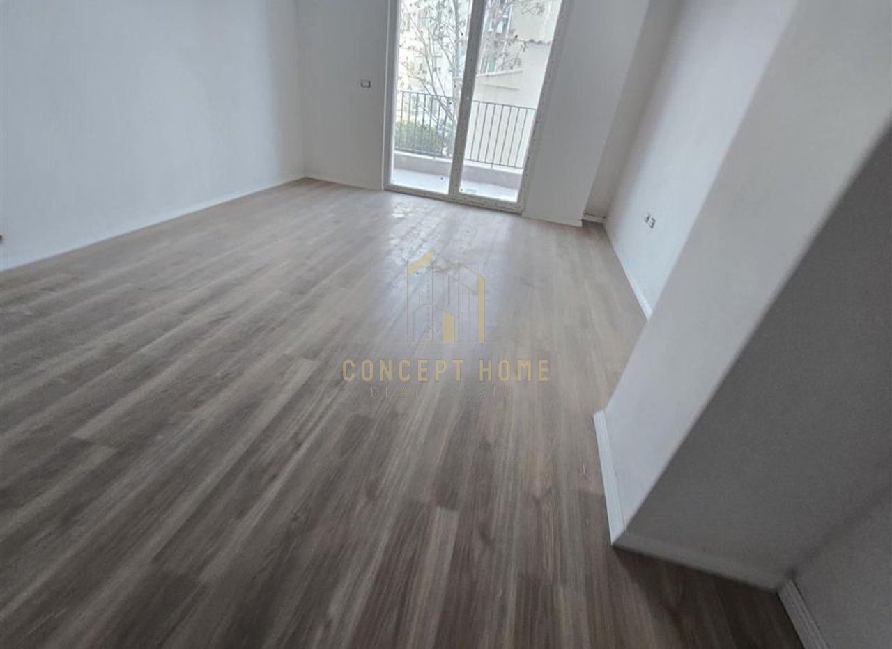 Shitet Apartament 1+1 Kompleksi Aura