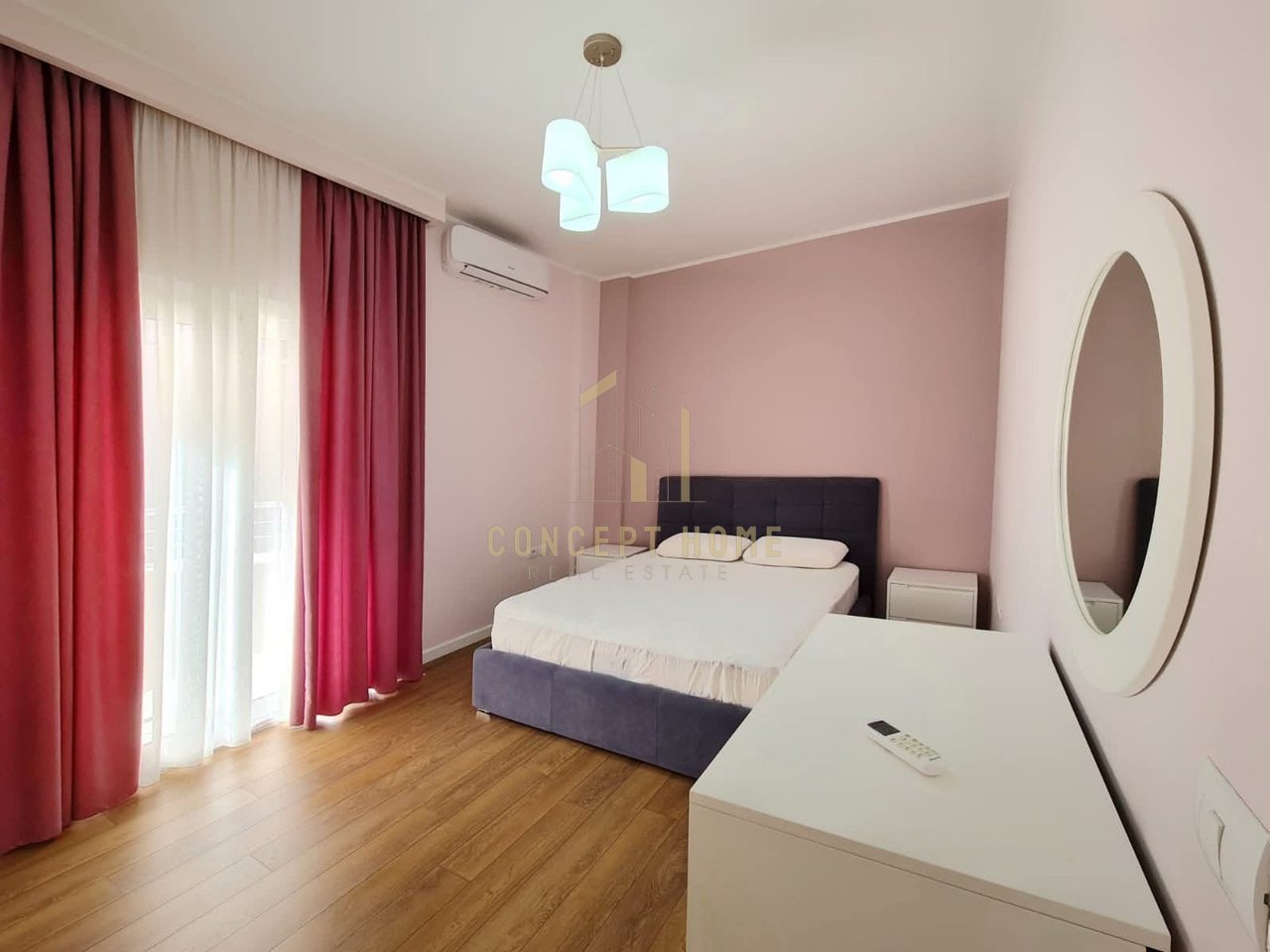 Jepet me qera Apartament luksoz tek Komuna e Parisit