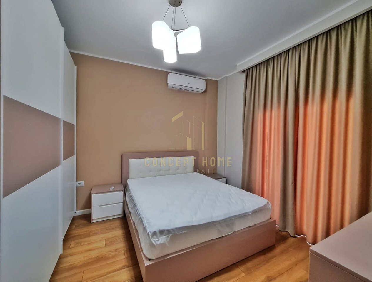 Jepet me qera Apartament luksoz tek Komuna e Parisit