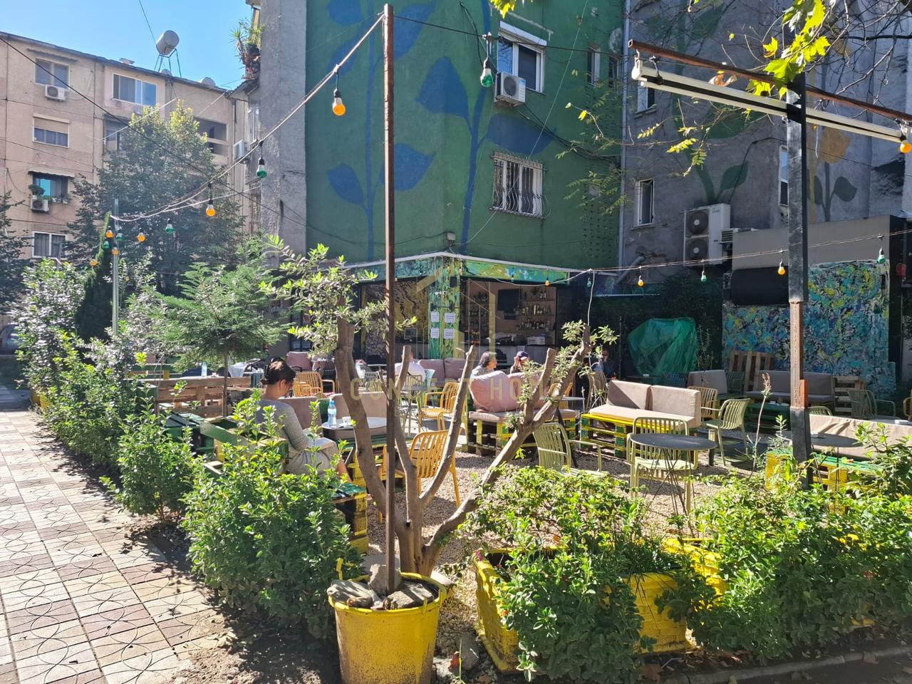 Jepet me qira Bar-Kafe