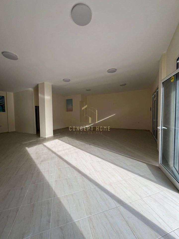 Shop To Rent in Komuna e Parisit, Tirana - 1000€ | 130 m²