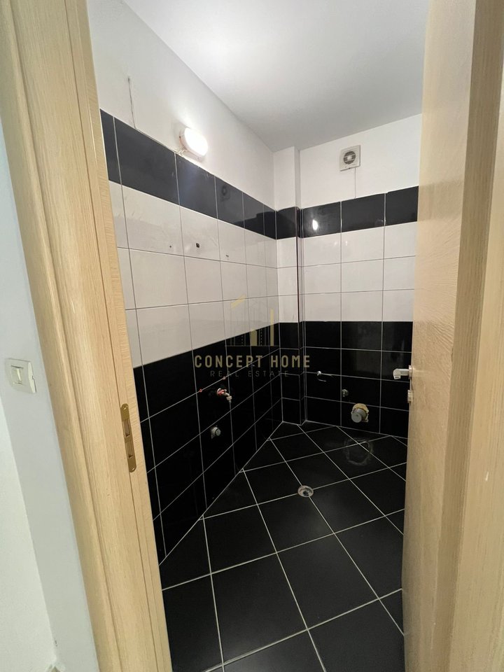 Shop To Rent in Komuna e Parisit, Tirana - 1000€ | 130 m²