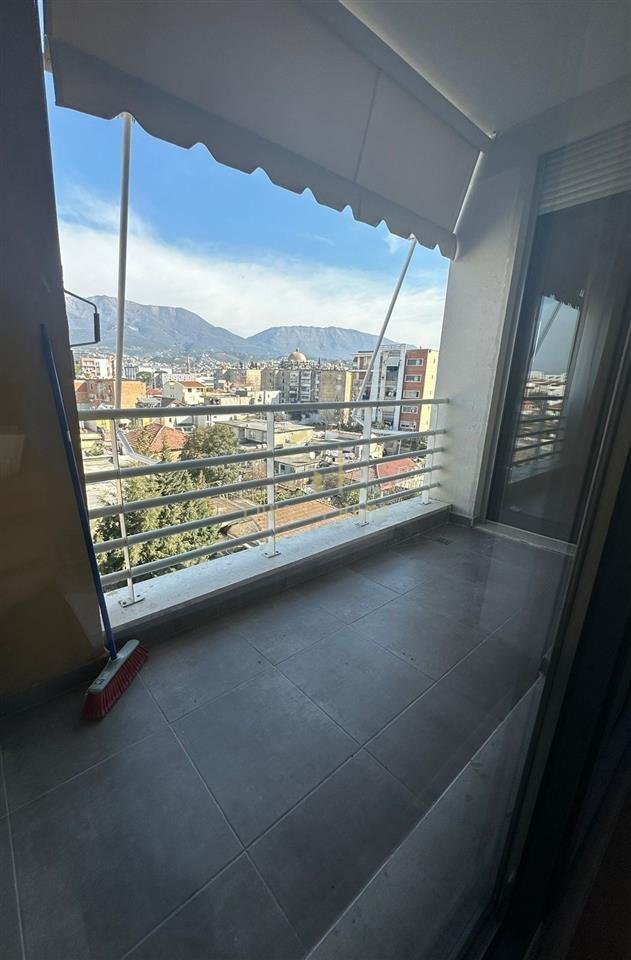 Jepet me qira Apartament 1+1 ne Ali Dem ,Tregu elektrik.