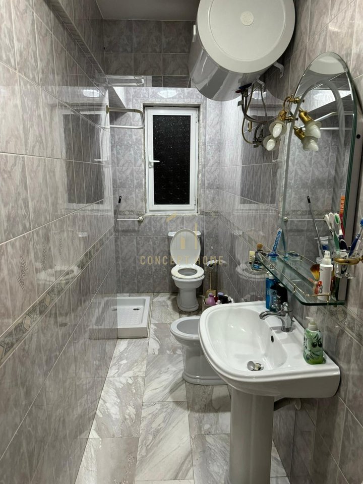 Jepet me qera apartament 1+1 stadiumi dinamo