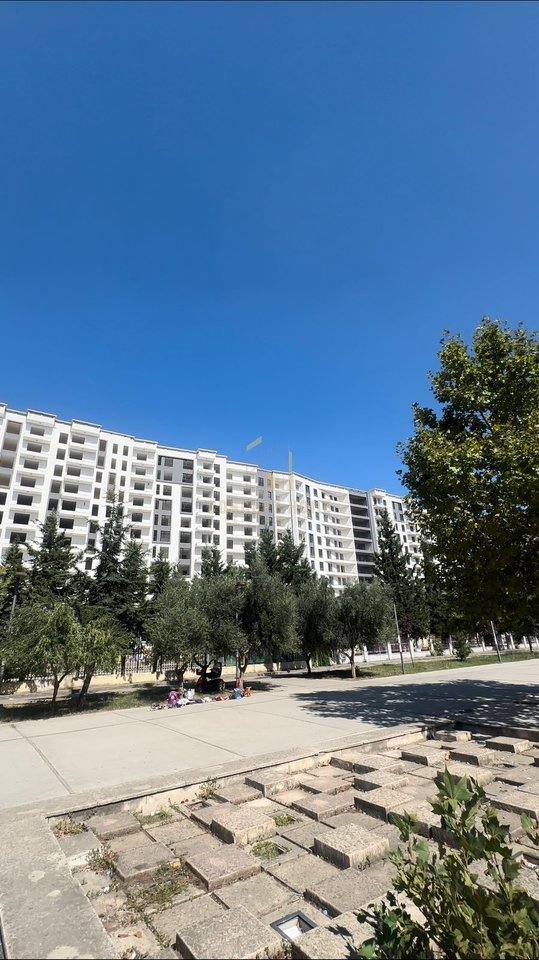 Shitet apartament 1+1 tek Fusha Aviacionit