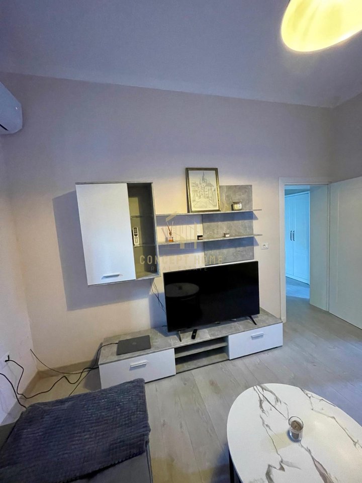 Jepet me qera apartament 1+1 tek Rruga e Dibres
