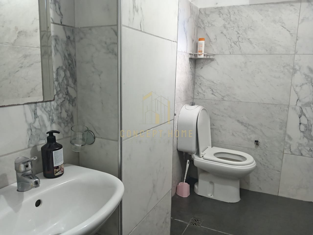 Apartament 1+1 me qera tek Stacioni Trenit