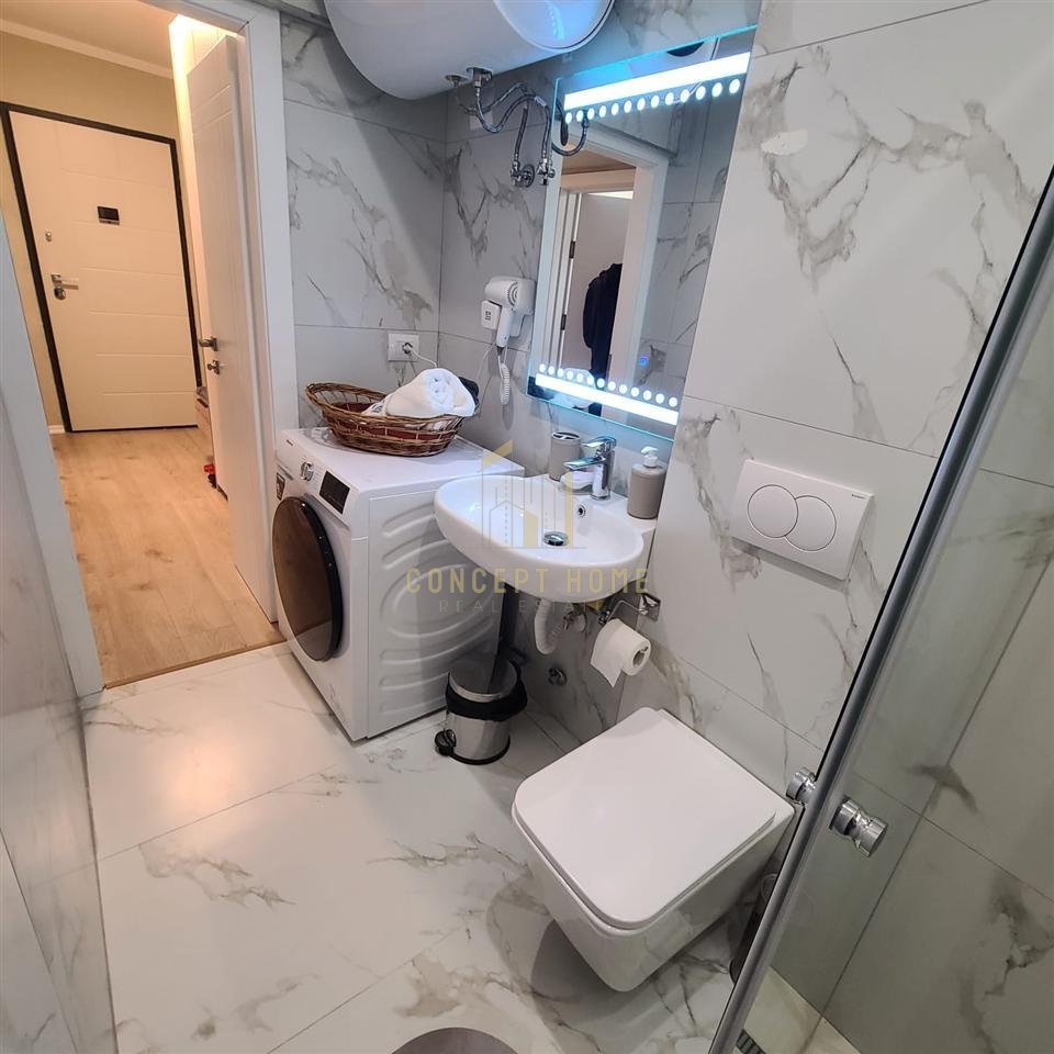 Jepet me qera apartament 1+1 Ne Qender