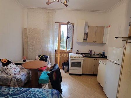 Jepet me qera Garsoniere Te Rruga Besa