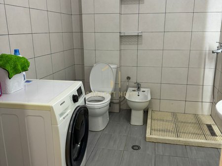 Jepet me qera apartament 2+1 Ne Yzberisht