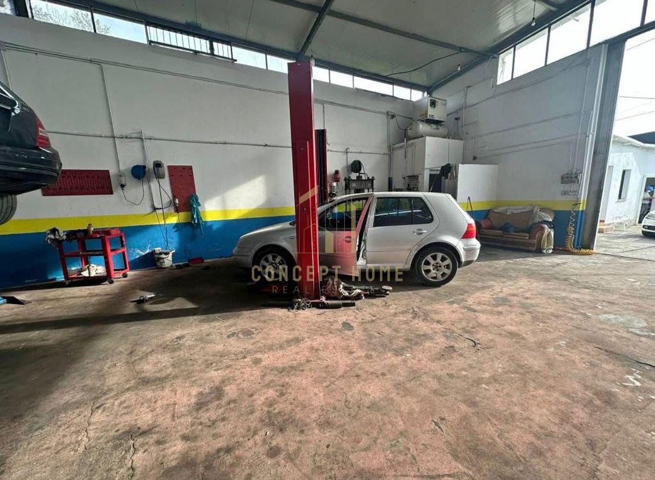 Si affitta un'officina a Vora.