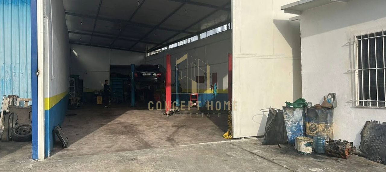 Si affitta un'officina a Vora.