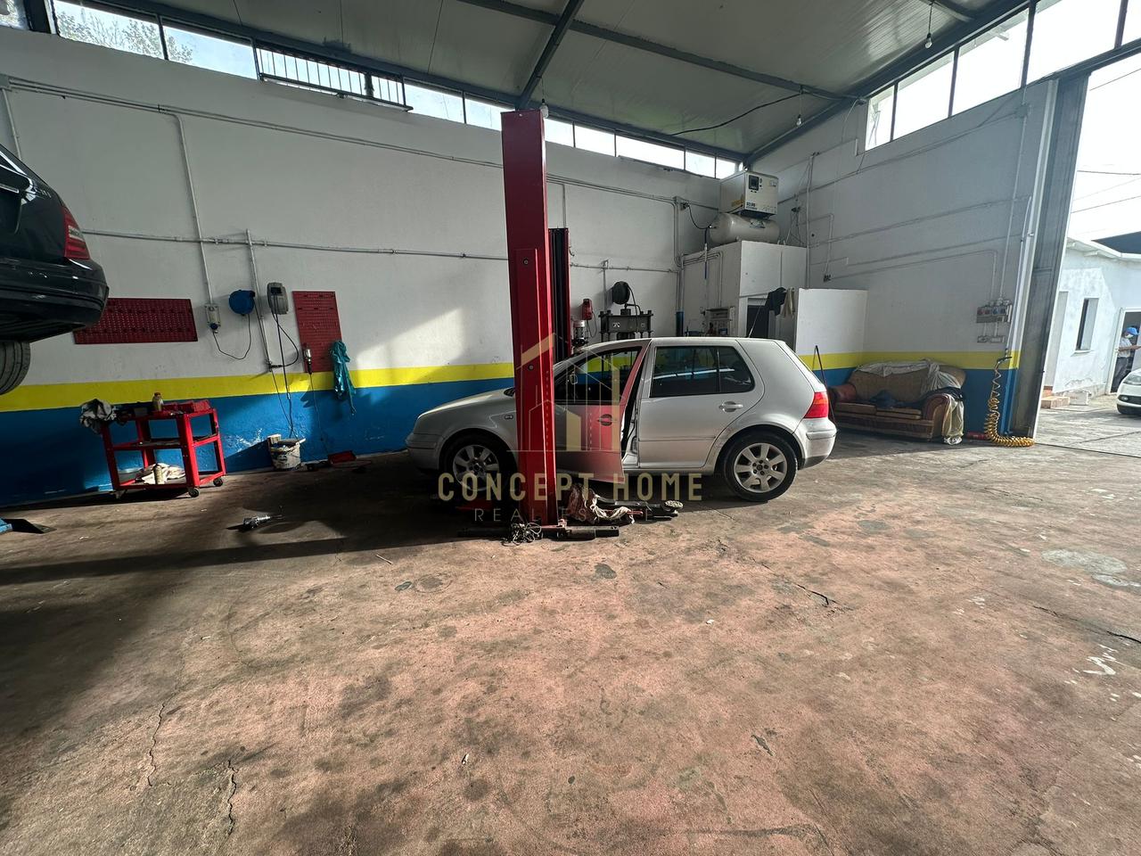 Si affitta un'officina a Vora.