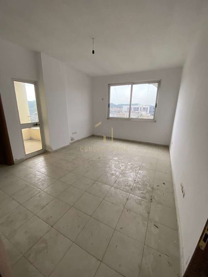 Shitet apartament 2+1 ne Astir