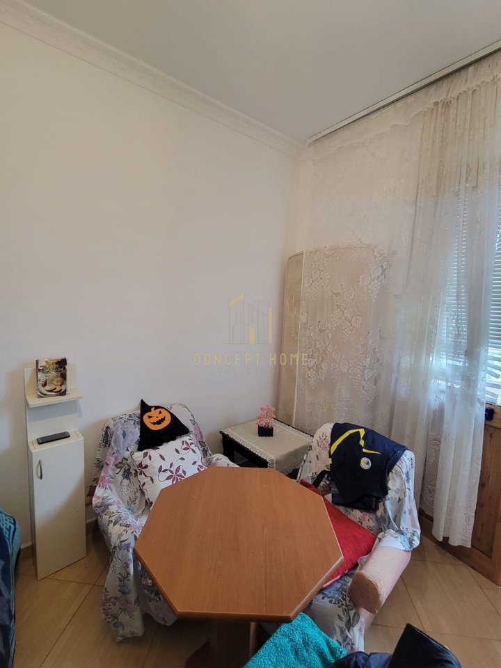 Jepet me qera Garsoniere Te Rruga Besa