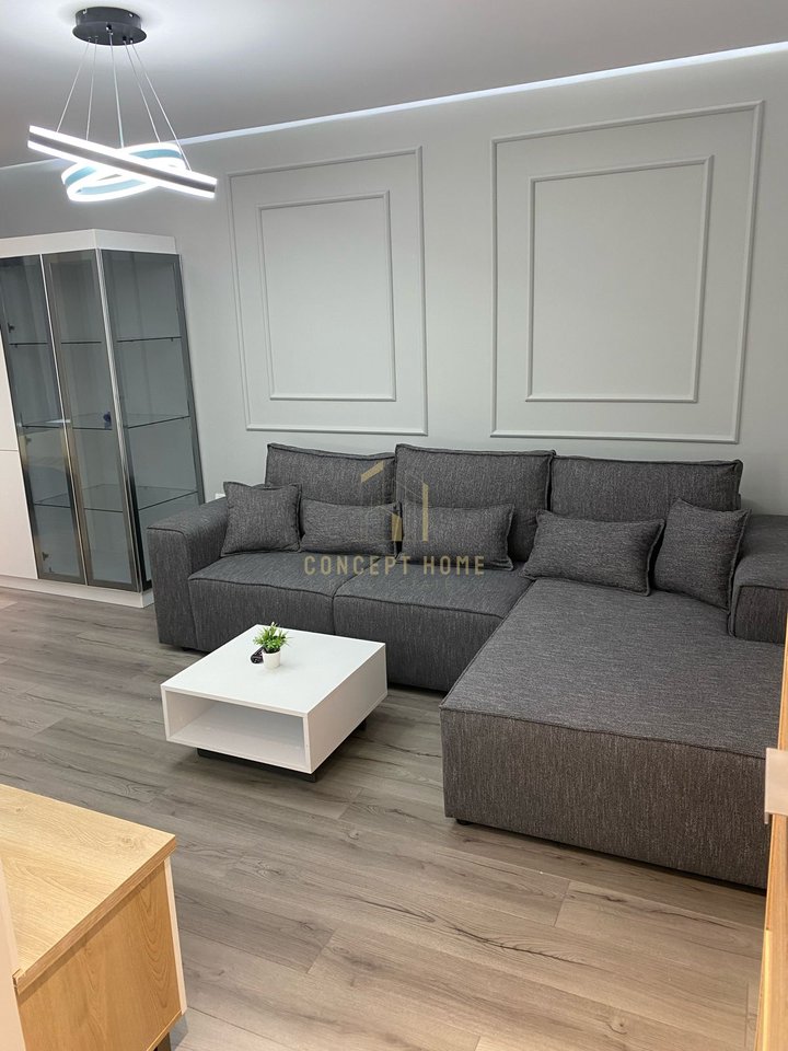 1+1 apartment for rent at Komuna E Parisit/550 euros