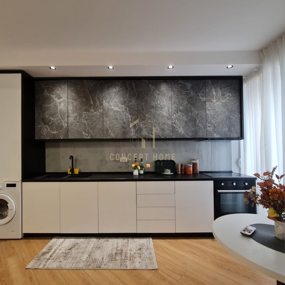 Shitet Apartament 1+1 tek Komuna e Parisit